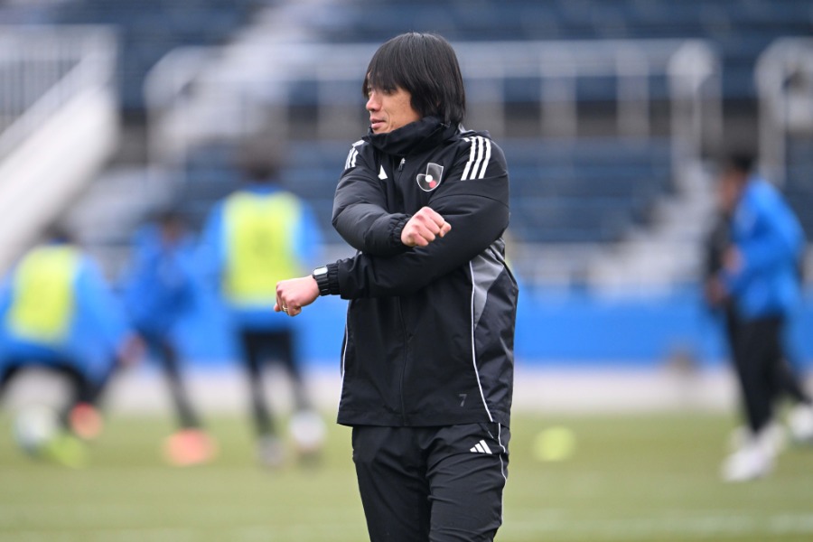 U-18Jリーグ選抜を指導した中村俊輔コーチ【写真：徳原隆元】
