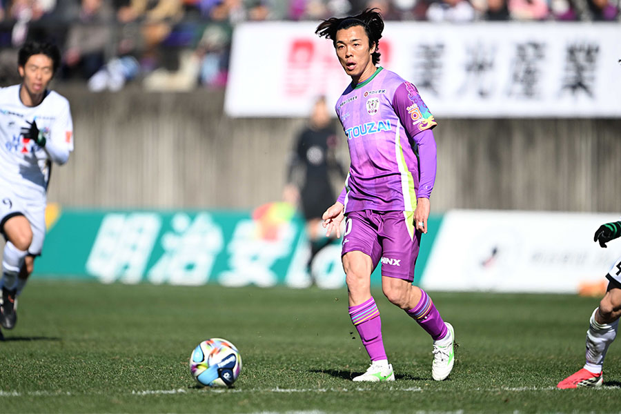 開幕2戦目で古巣・松本山雅と対戦する菊井悠介【写真：徳原隆元】