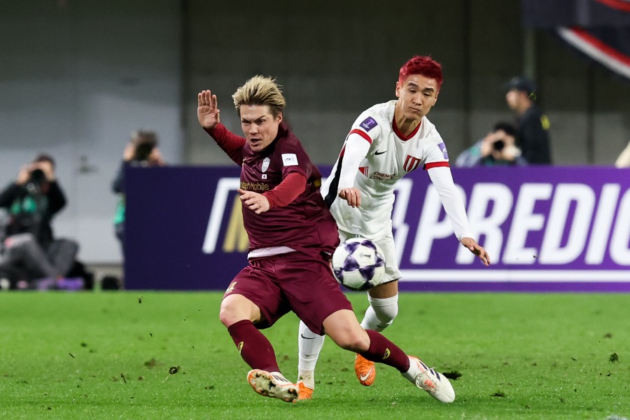 芸術的なボレー弾を決めた酒井高徳【写真：VCG/アフロ】