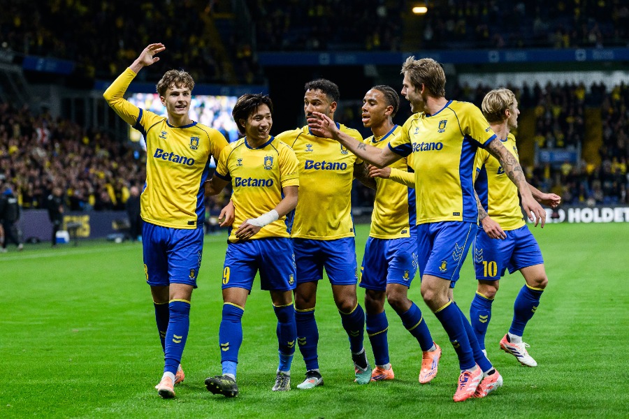 ブレンビーがサードユニフォームを発表した【写真:アフロ】