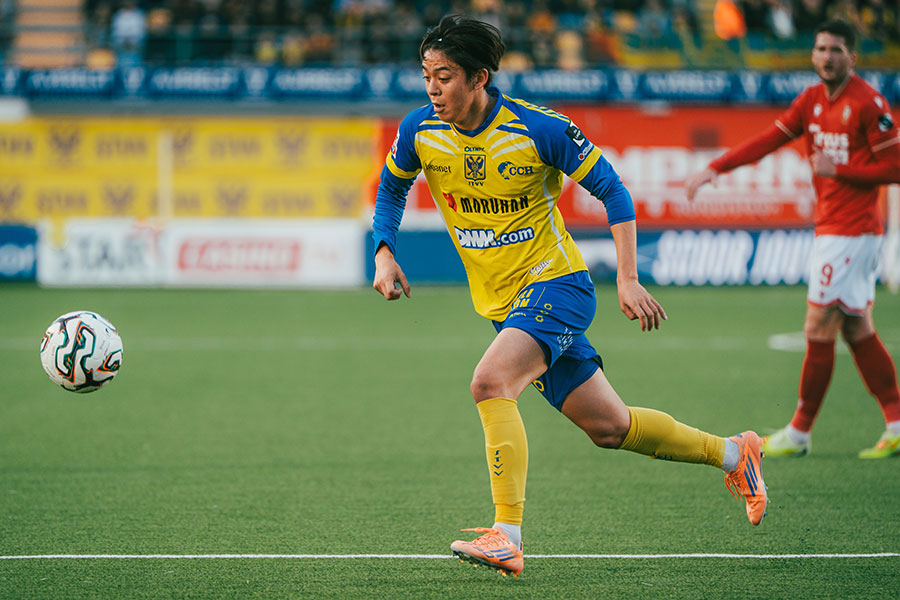 シント＝トロイデンで活躍する山本理仁【写真：(C) STVV】