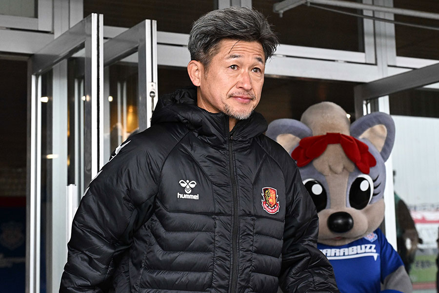 ベンチ外となった三浦知良【写真：徳原隆元】