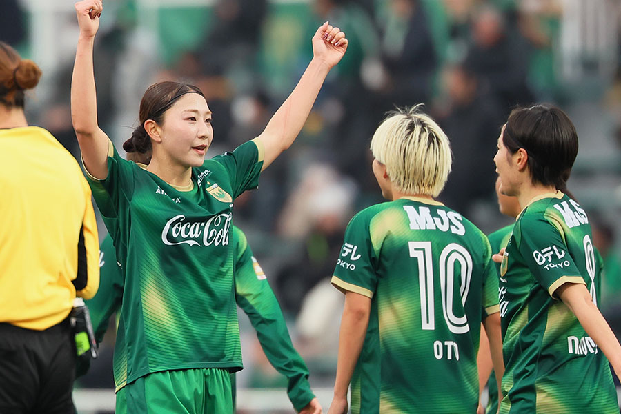 塩越柚歩が個人技弾で勝利に貢献【写真：(C) WE LEAGUE】