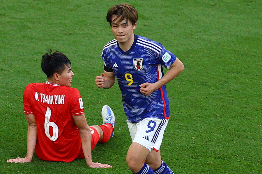 上田綺世のジャンプ力に注目【写真：ロイター】