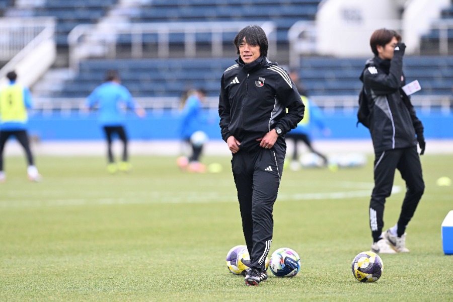 U-18Jリーグ選抜のコーチを務めた中村俊輔氏【写真：徳原隆元】