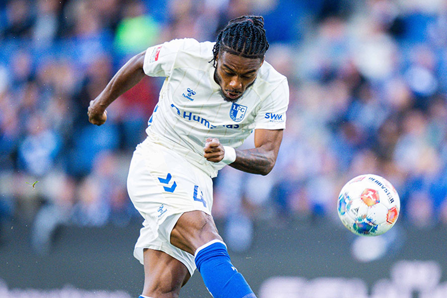 マクデブルクを退団したオナイウ阿道【写真：アフロ】