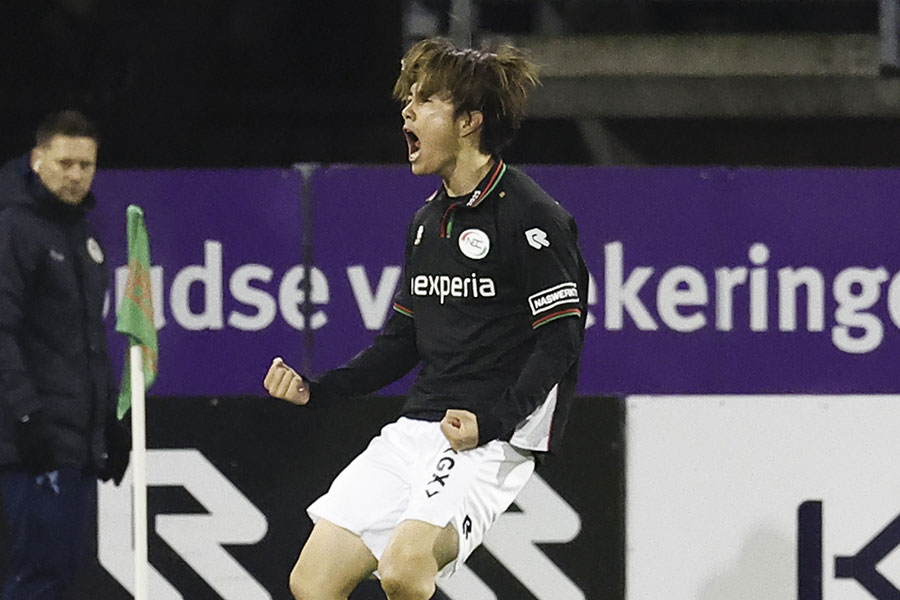 同点弾を決めた小川航基【写真:ANP Photo/アフロ】