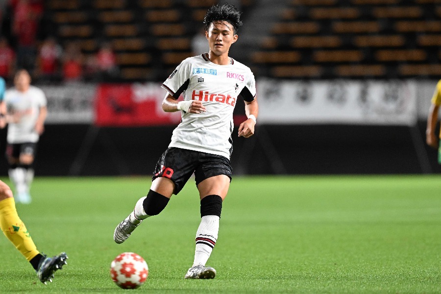 フランクフルトのトップチームのトレーニングに参加したFW神代慶人（写真は熊本時代のもの）【写真：徳原隆元】