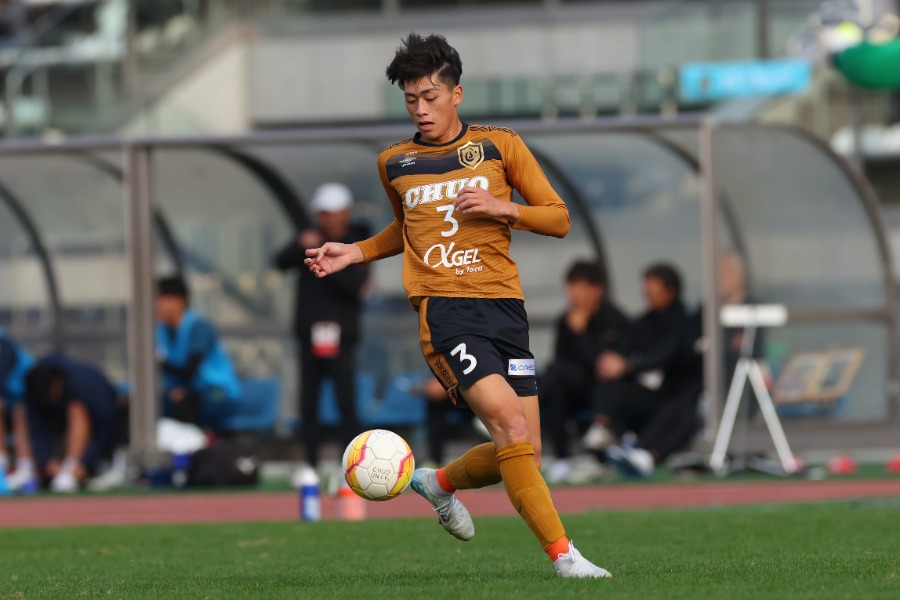 J1柏レイソル加入内定を勝ち取った中央大DF常藤奏【写真：YUTAKA/アフロスポーツ】