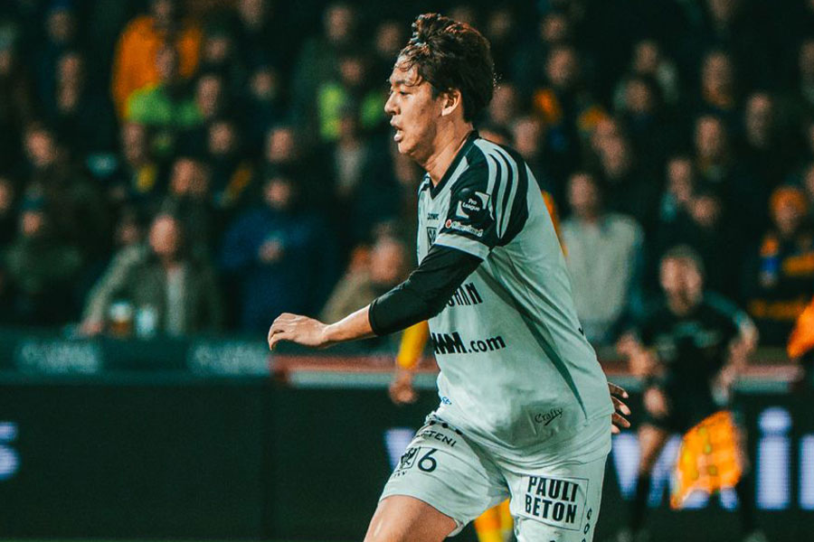 デンデル戦でゴールを決めた山本理仁【写真：(C) STVV】