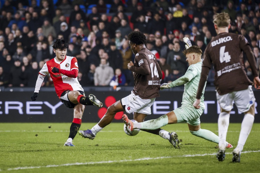 フェイエノールトの試合を元日本代表が現地観戦した【写真:ANP Photo/アフロ】