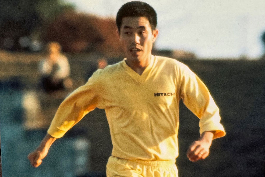 日立製作所に所属していた1972年度には、日本リーグと天皇杯の二冠を達成【写真：本人提供】