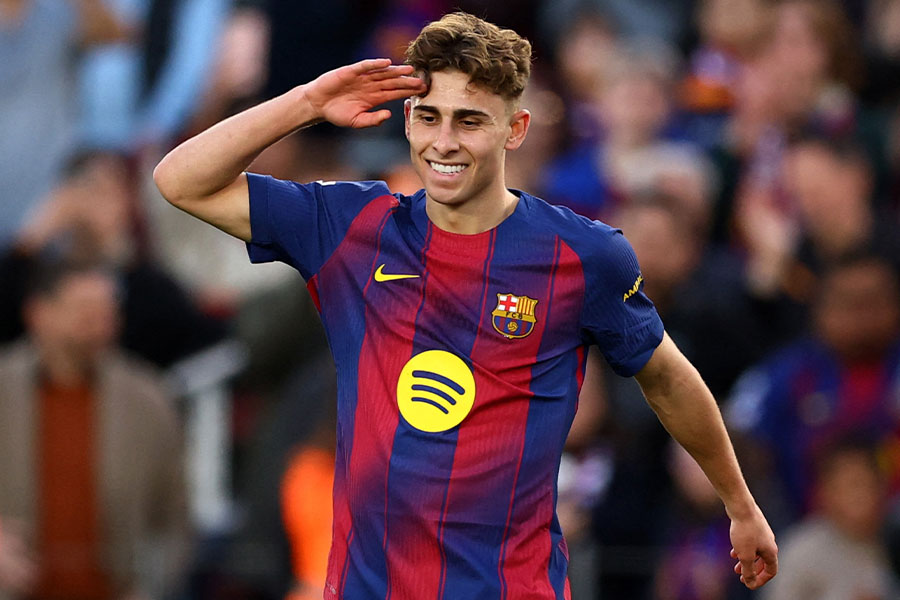 レバンテ戦で衝撃ゴールを決めたフェルミン・ロペス【写真：ロイター】