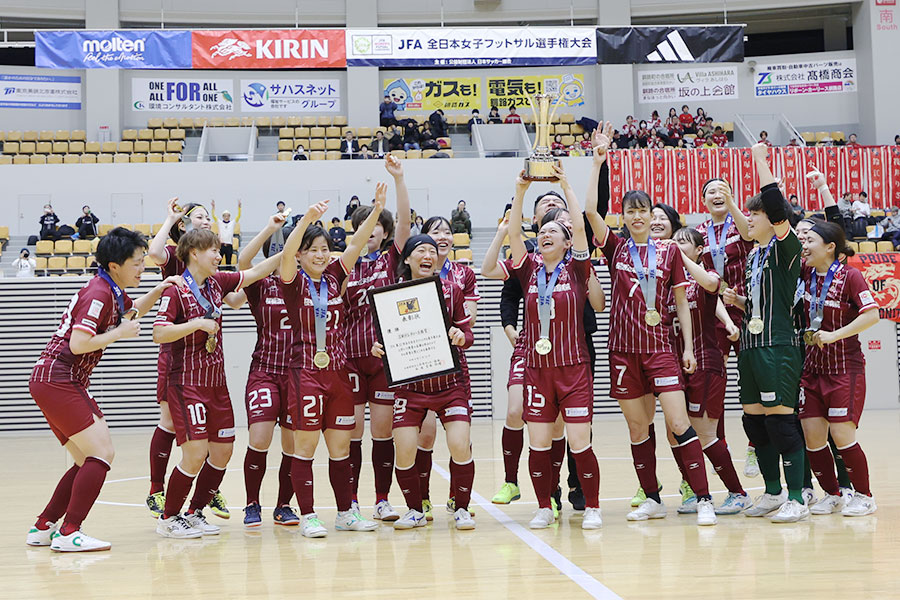 SWHレディース西宮が2冠を達成した【写真：河合 拓】