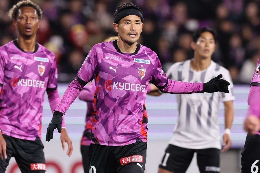福岡戦で巧みなラインコントロールを見せた京都DF鈴木義宜【写真:柳瀬心祐】