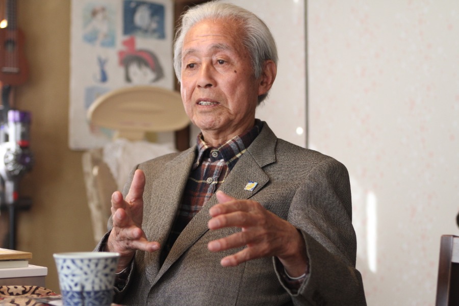 86歳の今もプレーを続ける野村六彦氏【写真：井上信太郎】