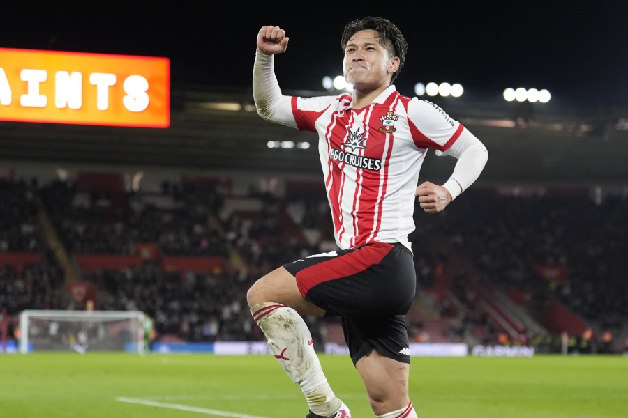 待望の初ゴールを含む2得点を挙げた松木玖生【写真：PA Images/アフロ】