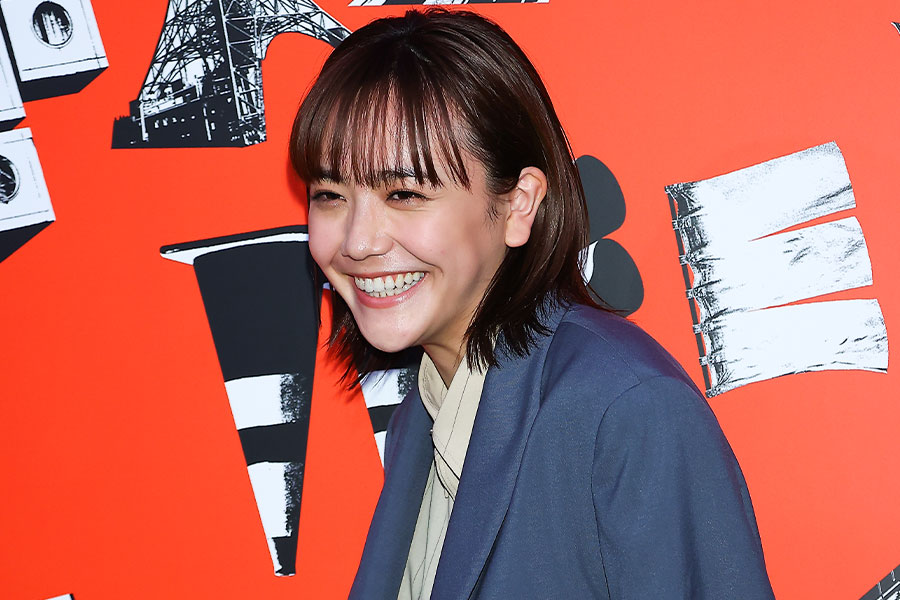 ベガルタ仙台の試合に来場する松井愛莉 さん【写真:Pasya/アフロ】