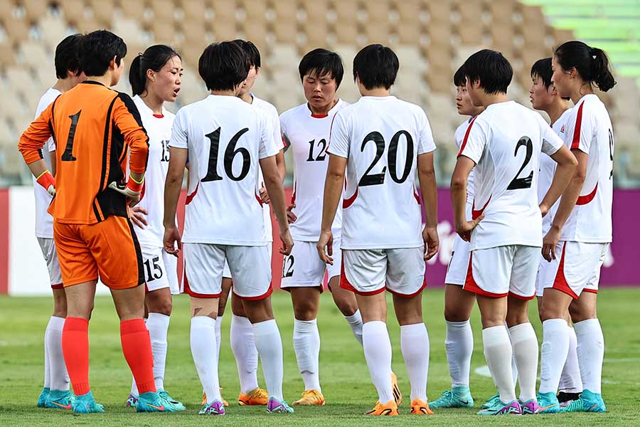 北朝鮮女子代表の選手たち【写真：ロイター】
