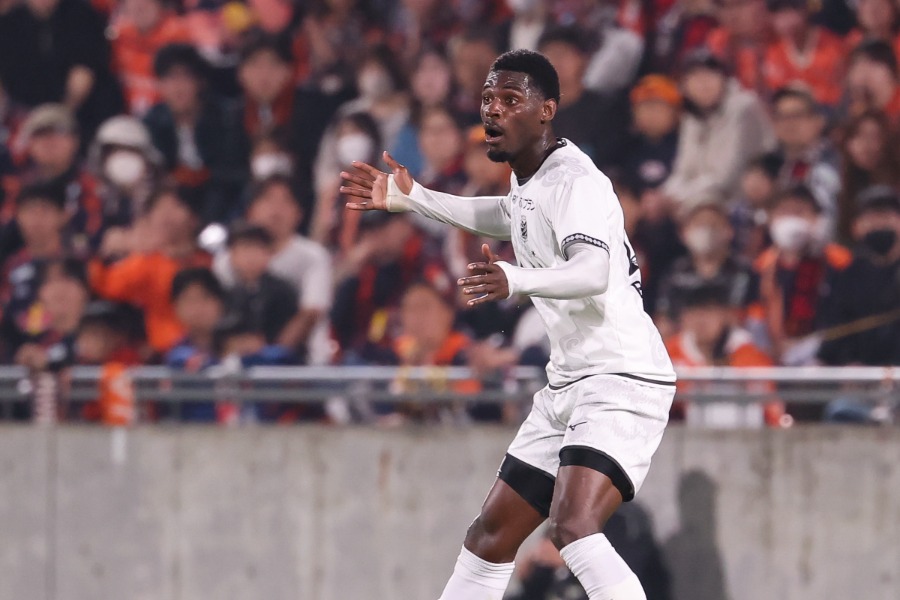 札幌のアマドゥ・バカヨコ【写真：加治屋友輝】