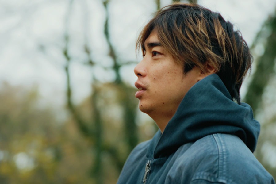 インタビューに応じた伊東純也