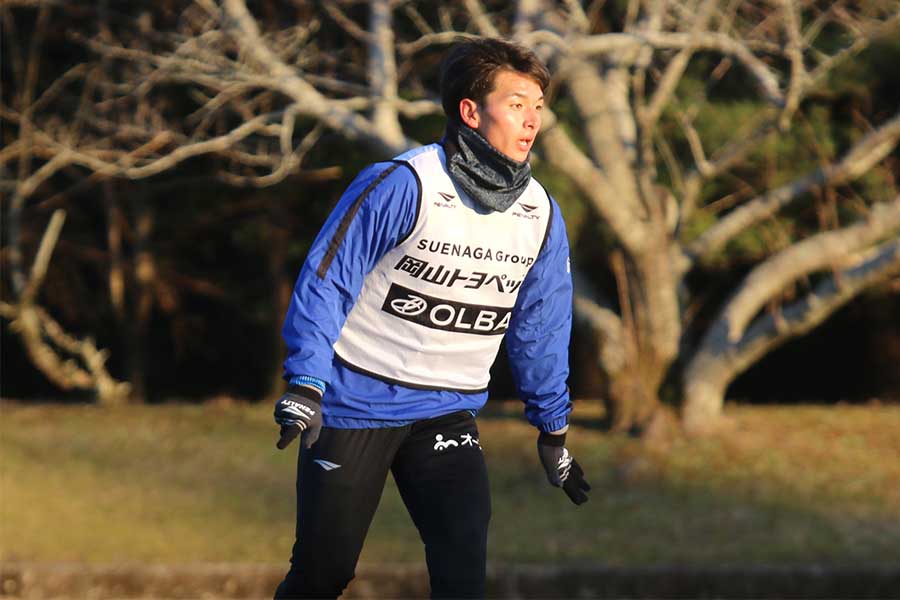 今季からファジアーノ岡山に加入した河野孝汰【写真：寺田弘幸】