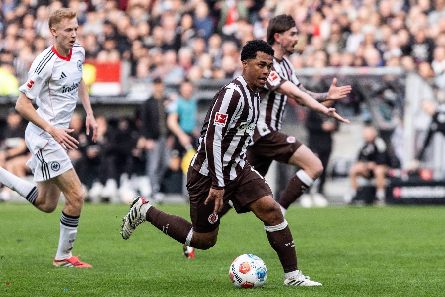 ザンクトパウリの藤田譲瑠チマ【写真:アフロ】