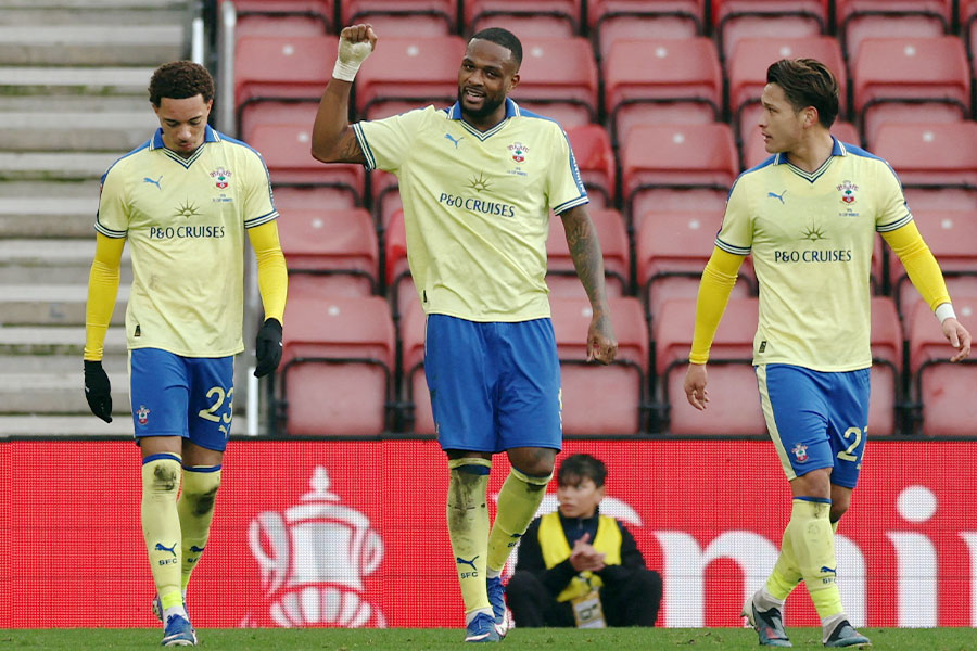 松木玖生（写真右）が決勝ゴールのきっかけを作った【写真：ロイター】