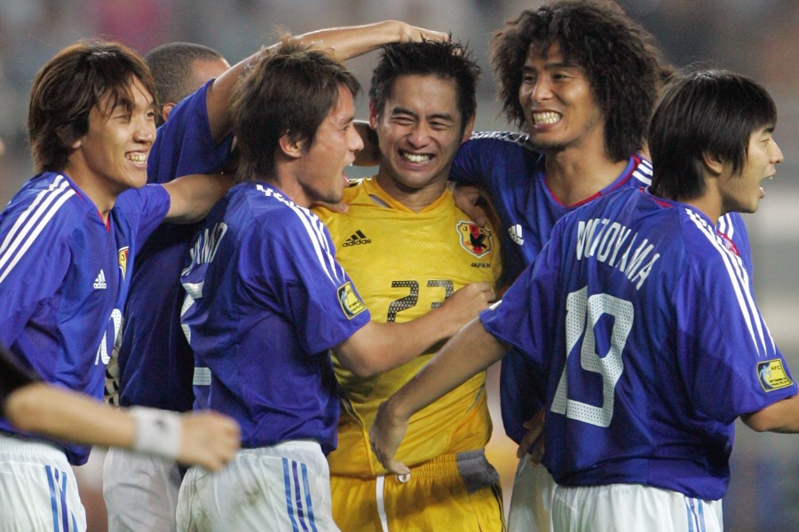ヨルダンとのPK戦で驚異的なセーブを見せた川口能活氏(中央)【写真:ロイター/アフロ】
