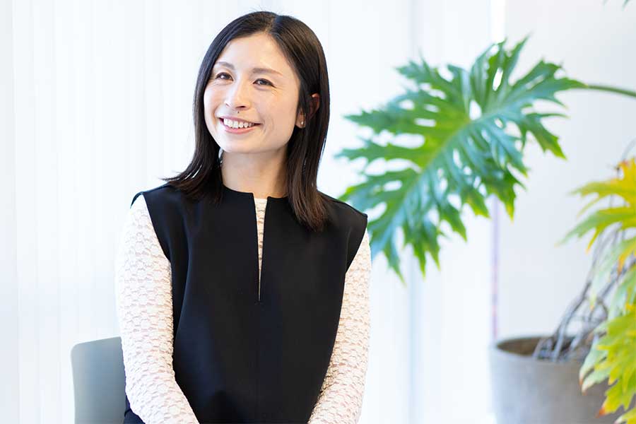 引退後は解説者やサッカーの普及活動に取り組んでいる鮫島さん【写真：増田美咲】