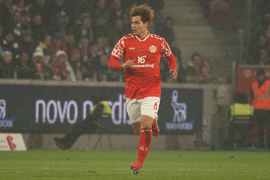 佐野海舟のボール奪取がゴールにつながった【写真:菅原敬太】