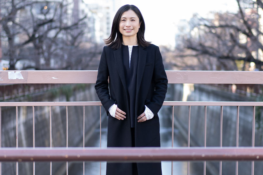 鮫島さんはサッカー解説者として今のなでしこジャパンを見守る【写真：増田美咲】