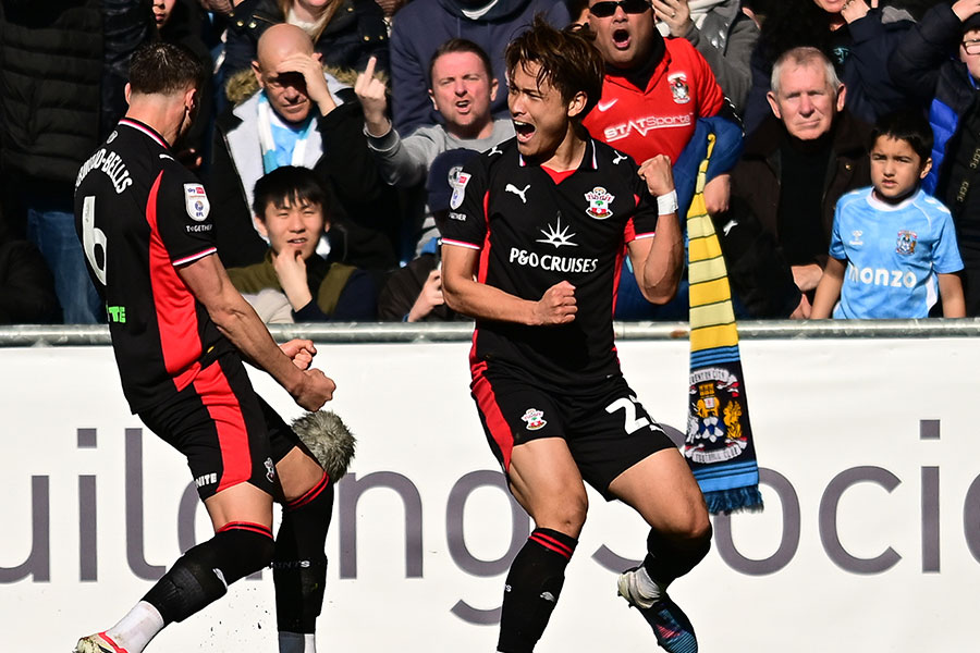 松木玖生がコベントリー戦でゴールを決めた【写真:REX/アフロ】