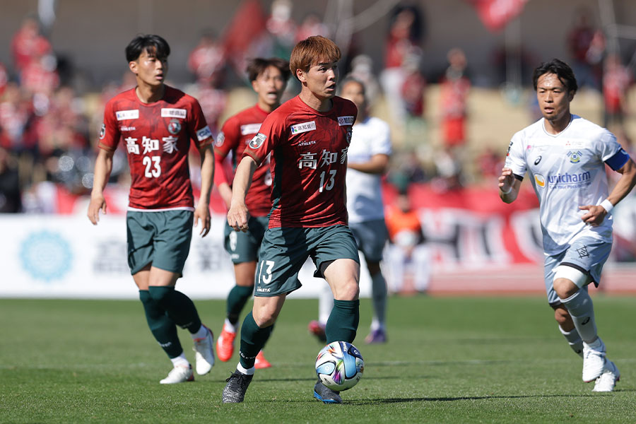 河田篤秀が決めたゴールシーンに注目【写真：Getty Images】