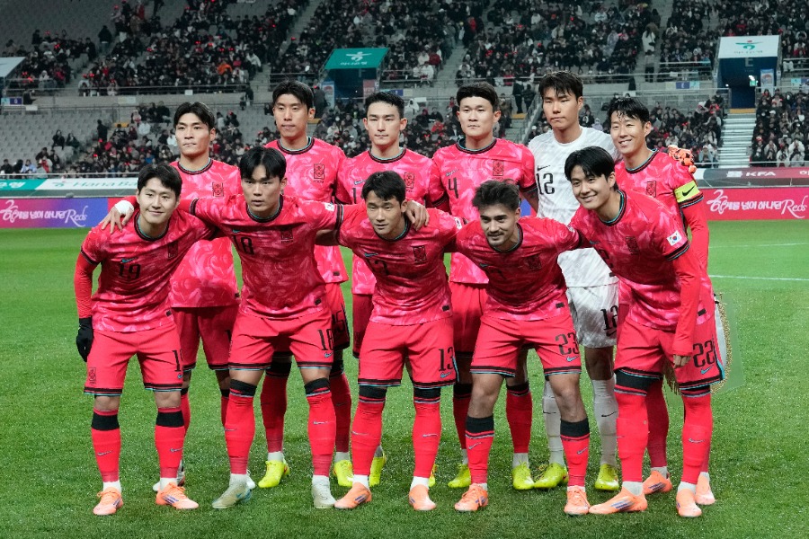 大韓サッカー協会が韓国代表の新ユニフォームを発表【写真：AP/アフロ】