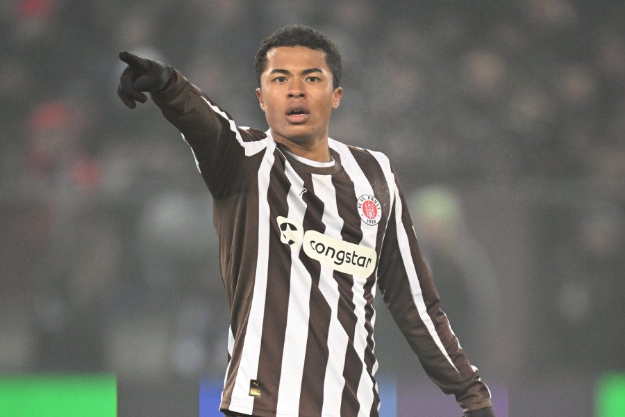 ザンクト・パウリの藤田譲瑠チマ【写真:徳原隆元】