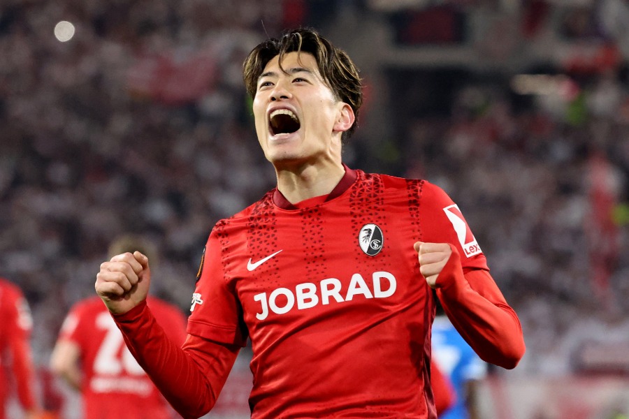 フライブルクの鈴木唯人【写真：ロイター】