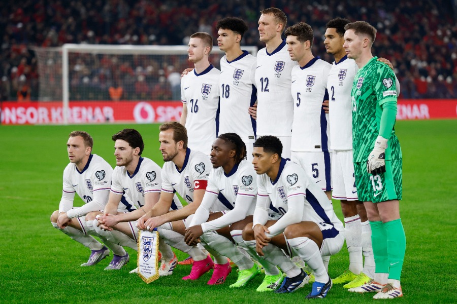 イングランド代表が新ユニフォームを発表【写真：ロイター/アフロ】