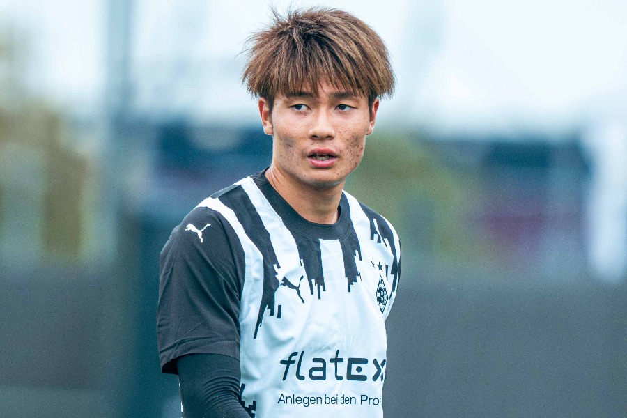 ボルシアMG時代の福田師王【写真：岩本太成】