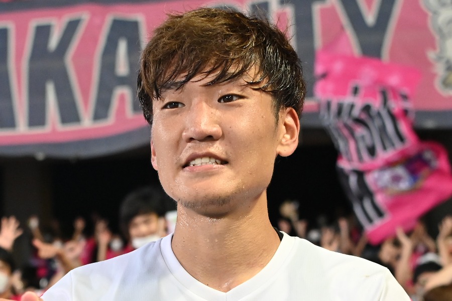 ロングシュートを決めた山田寛人【写真:アフロ】