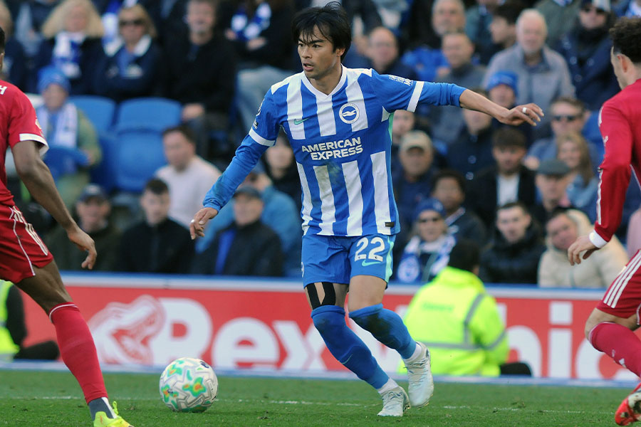 リバプール戦で後半途中から出場した三笘薫【写真：Colorsport/アフロ】