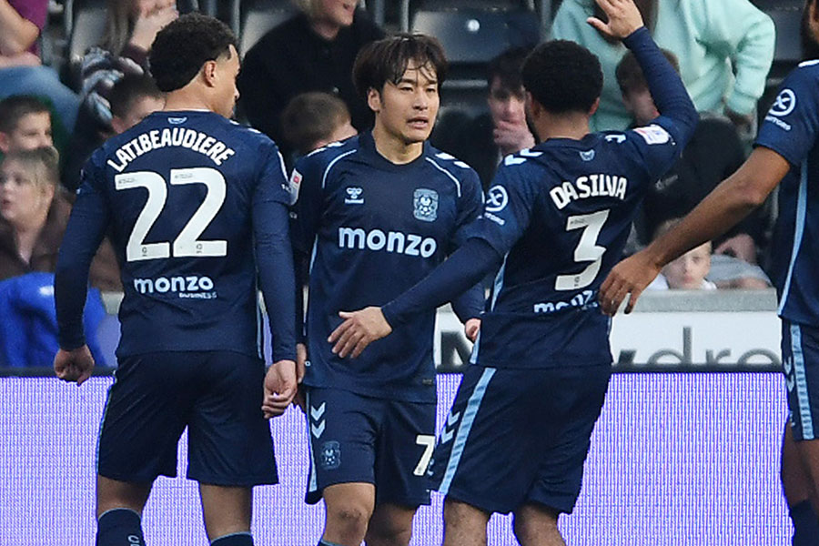 坂元達裕が今季リーグ戦7ゴール目を決めた【写真:REX/アフロ】