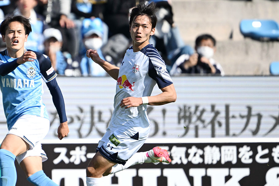 泉柊椰が磐田戦で2ゴールを決める活躍を見せた【写真：徳原隆元】