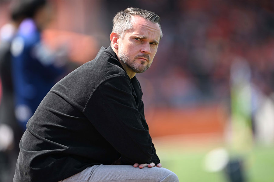 広島のバルトシュ・ガウル監督が判定に言及【写真:徳原隆元】