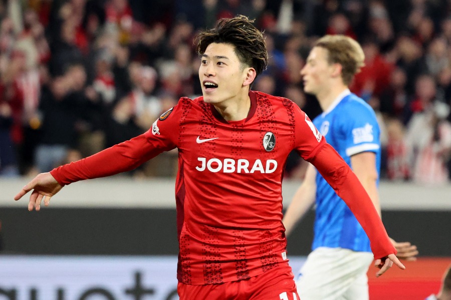 フライブルクの鈴木唯人【写真:ロイター】