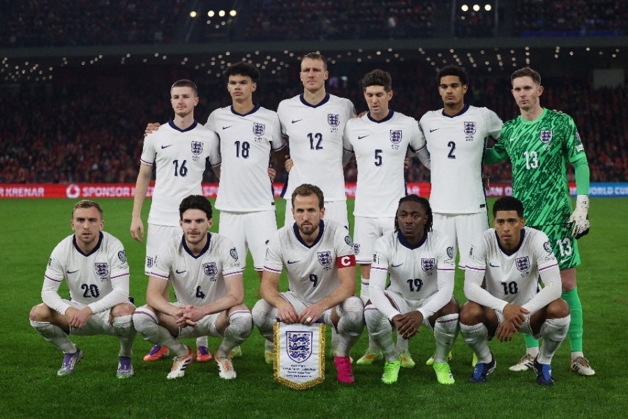 日本代表と対戦するイングランド代表【写真：ロイター/アフロ】