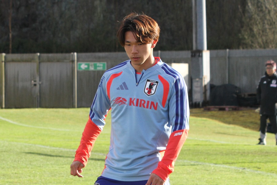 初練習に臨んだ塩貝健人【写真：FOOTBALL ZONE編集部】