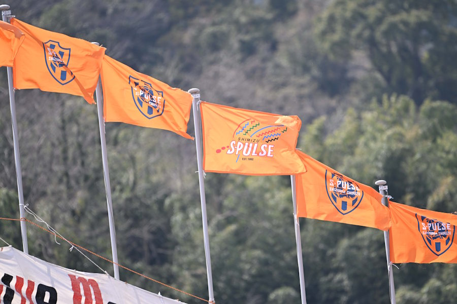 清水の試合会場に仮面ライダーが登場【写真：徳原隆元】