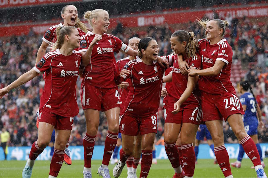 長野風花と清水梨紗を祝福【写真：ロイター/アフロ】