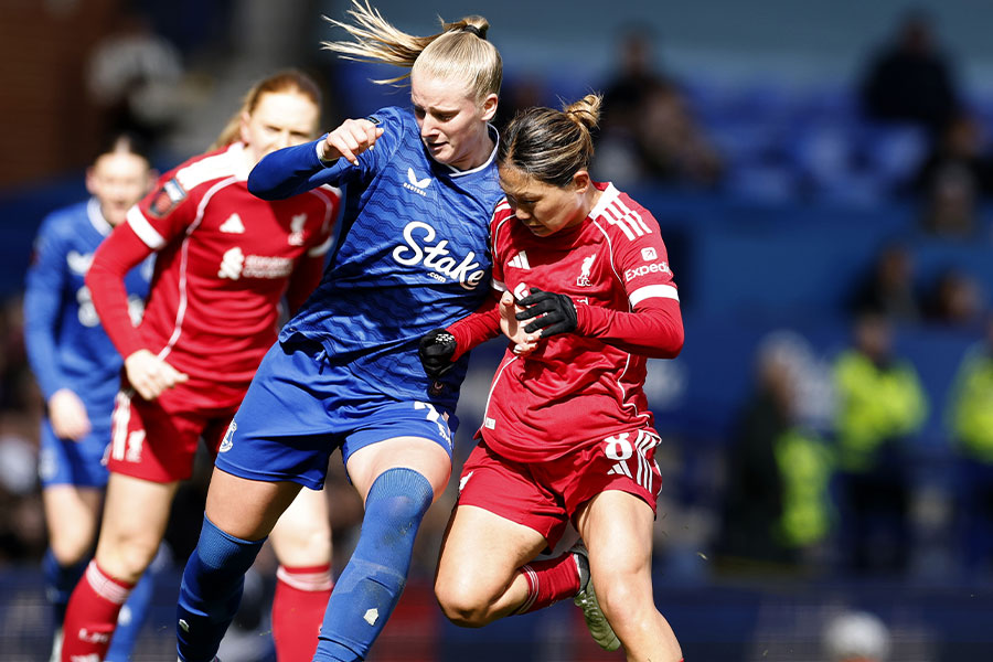 エバートン戦に出場した長野風花【写真：PA Images/アフロ】